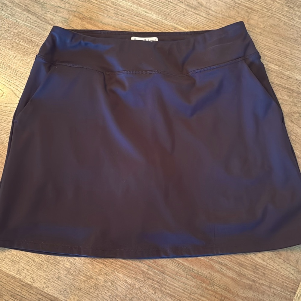 Like new Tommy Bahama Black Golf Skort w/pockets Size: Small
